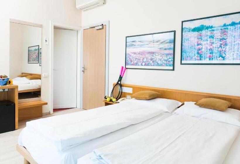 컴포트 룸, Club Hotel Olivi   Tennis Center