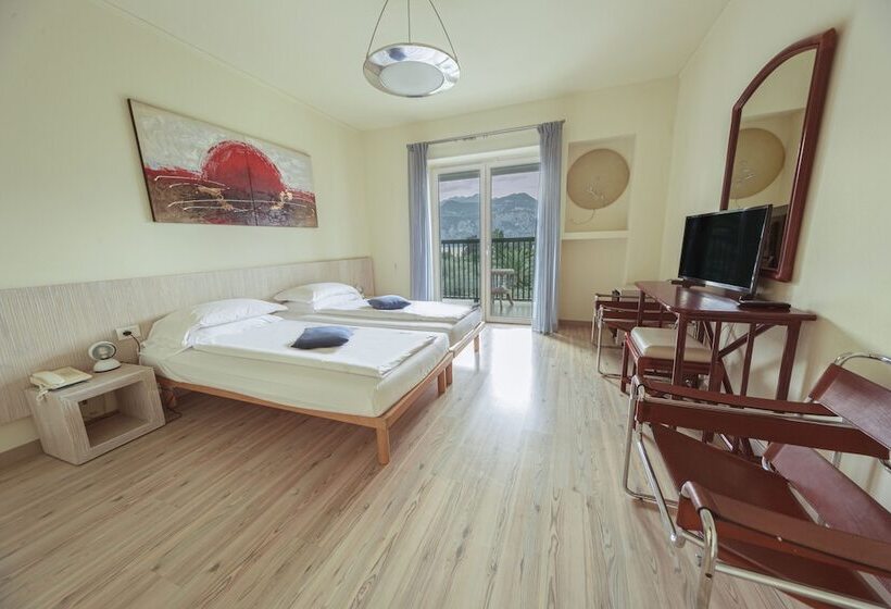 스탠다드 트리플 룸, Club Hotel Olivi   Tennis Center