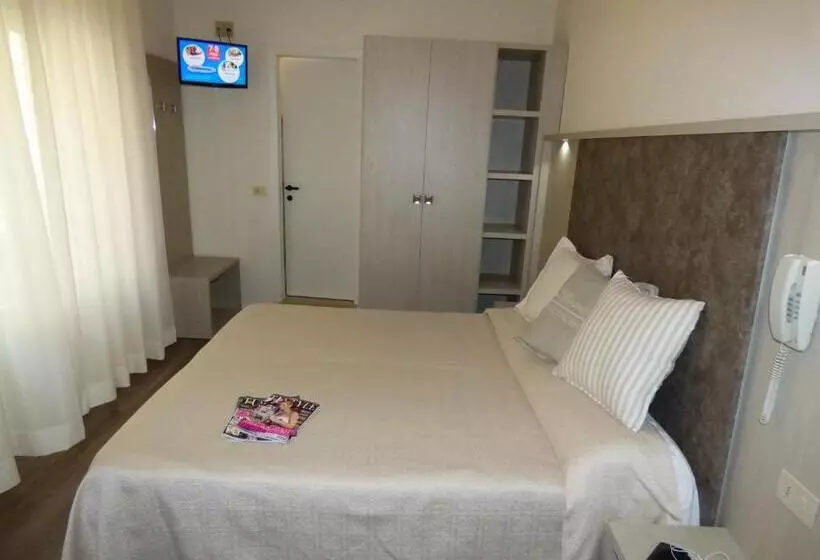 景色の見えるスタンダード4人部屋, Design Hotel Astra B&b
