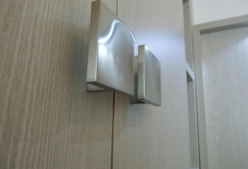 基本三人间, Design Hotel Astra B&b