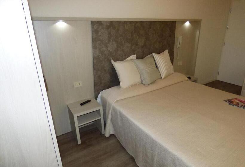 基本三人间, Design Hotel Astra B&b