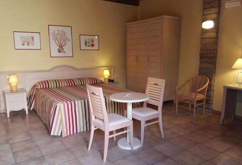 غرفة سوبيريور ثلاثية, Acquasanta