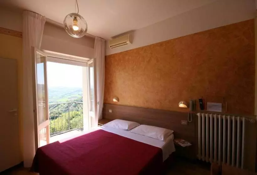 バルコニー付きスタンダードルーム, Albergo Centopini
