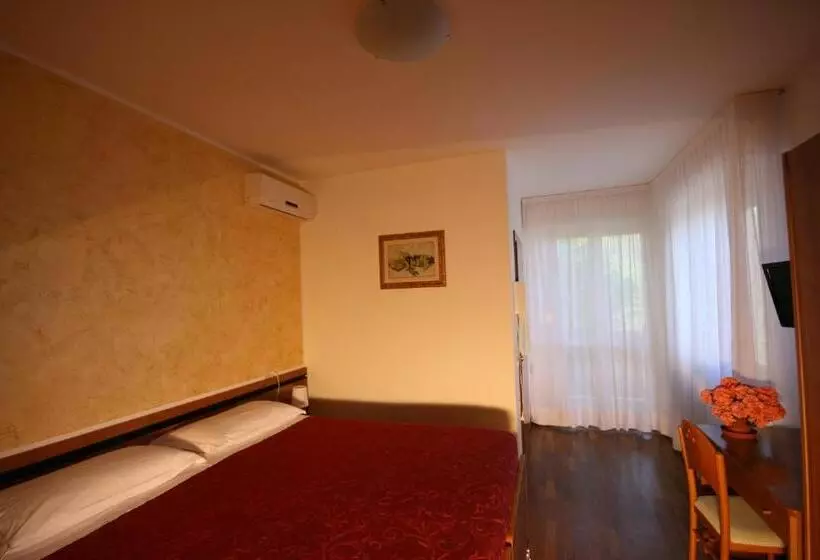 バルコニー付きスタンダードルーム, Albergo Centopini