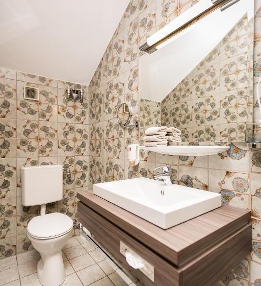 Люкс, Alpenhof Postillion