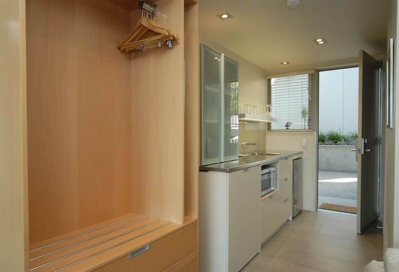 Escritório Superior, Bluestone On George