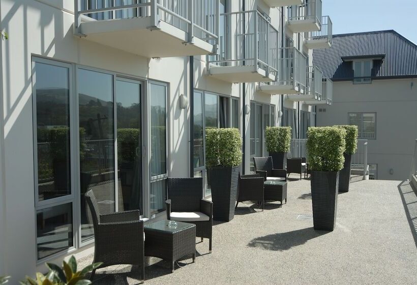 Escritório Superior, Bluestone On George