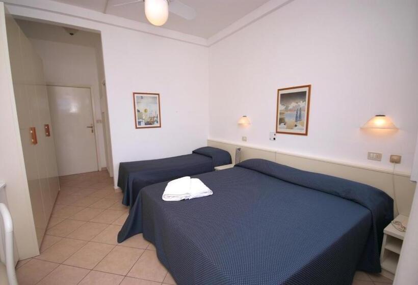 Triple Room Sea View, Dino