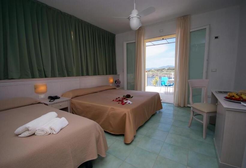 Triple Room Sea View, Dino
