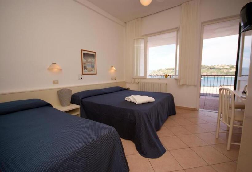 Triple Room Sea View, Dino