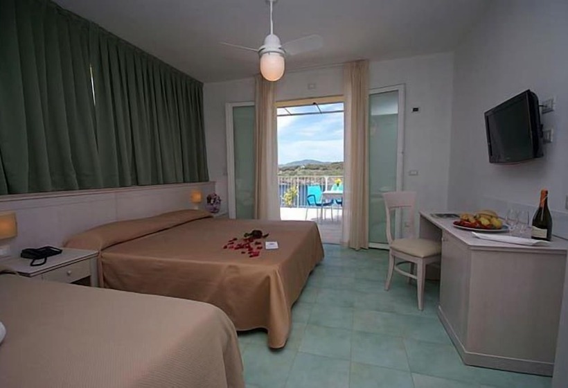 标准三人间, Dino