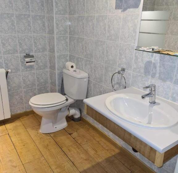 חדר סטנדרט לשלושה, Edelweiss