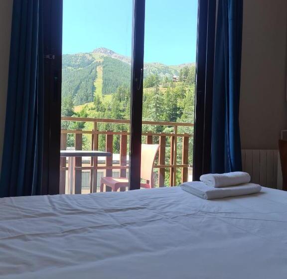 חדר סטנדרט לשלושה, Edelweiss