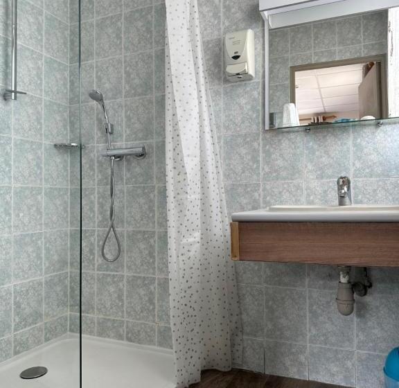 חדר משפחתי, Edelweiss