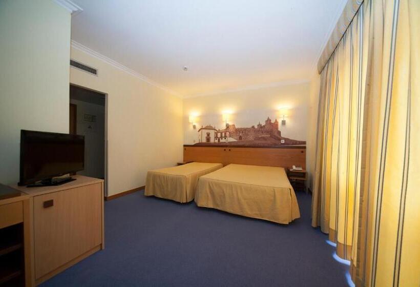 Quarto Familiar, Feira Pedra Bela