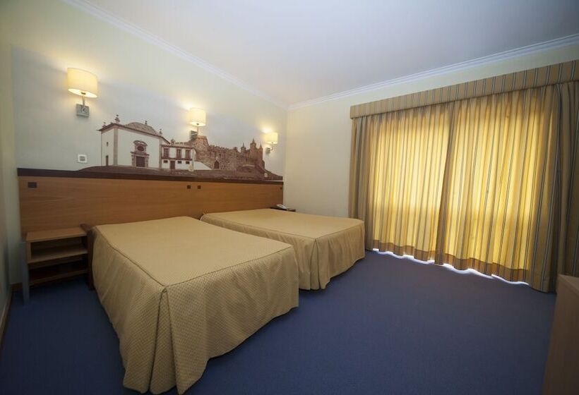 Семейный Номер, Feira Pedra Bela