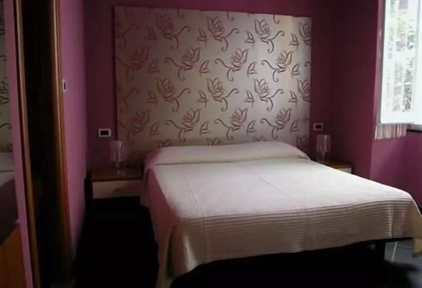 اتاق استاندارد سه نفره, Lavagnese