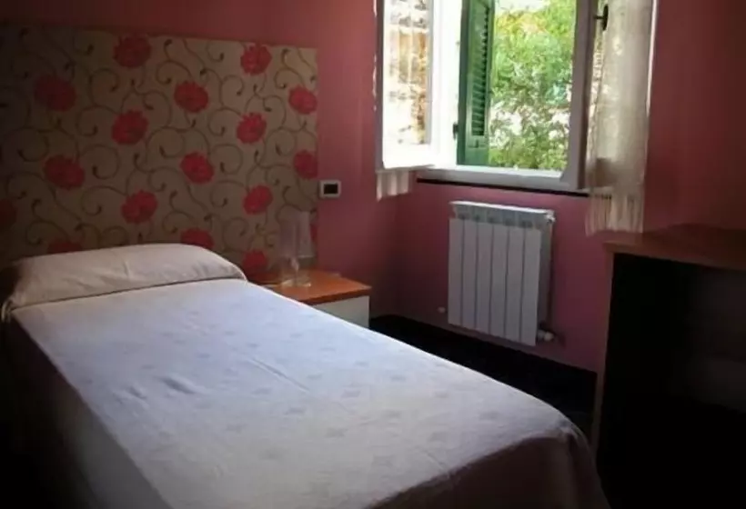 اتاق استاندارد یک نفره, Lavagnese