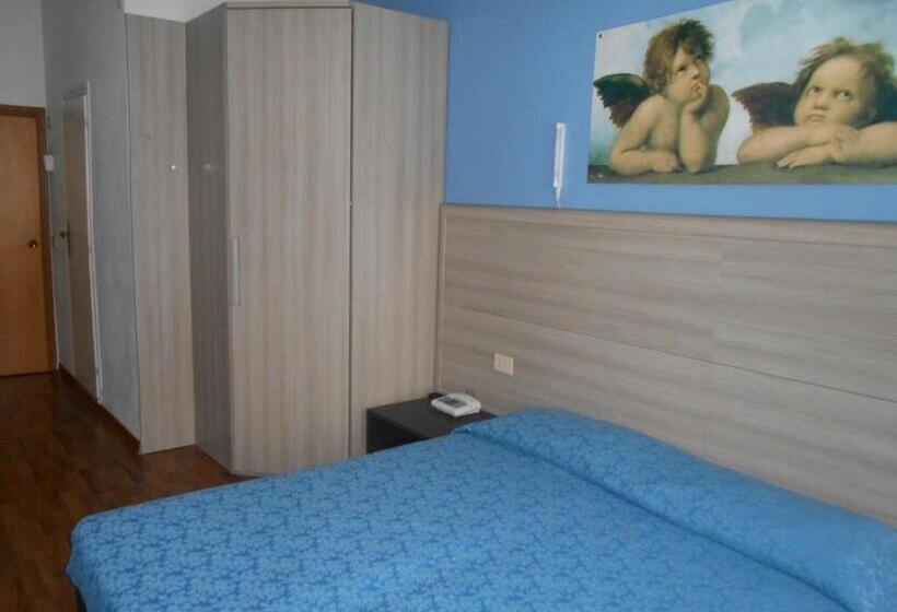 스탠다드 룸, Lory