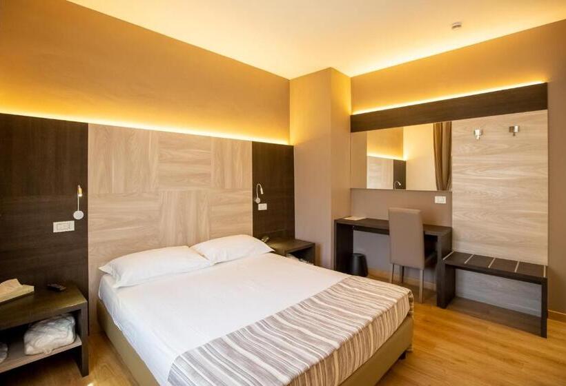 가든 전망 주니어 스위트, Lory