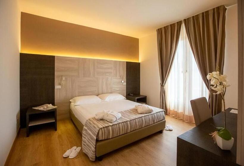 주니어 스위트 발코니, Lory