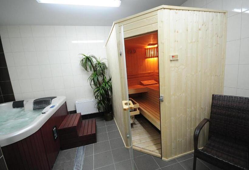 غرفة قياسية فردية, Maxim Kwidzyn