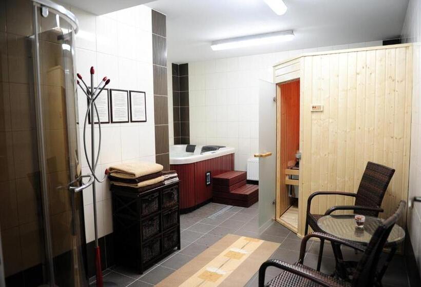 غرفة قياسية فردية, Maxim Kwidzyn