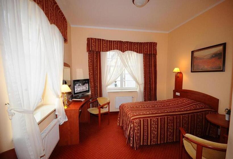 غرفة قياسية فردية, Maxim Kwidzyn