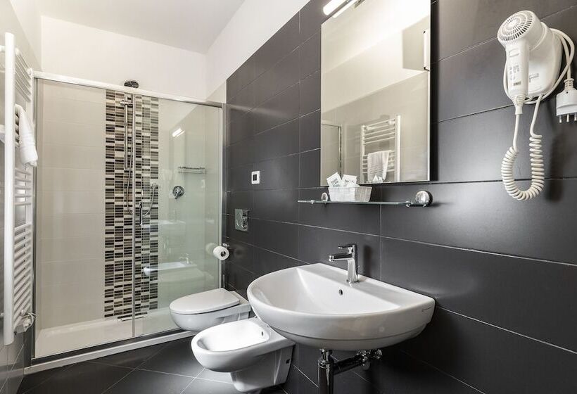 高级大房间, Mediterraneo