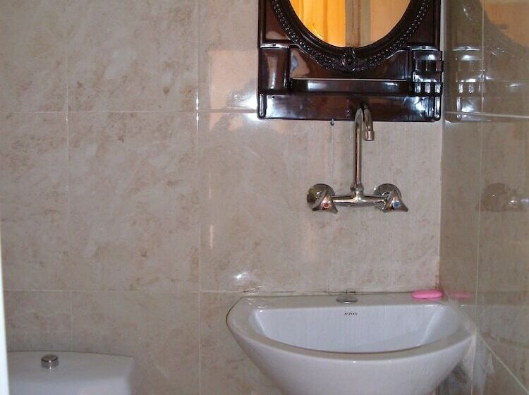 اتاق استاندارد یک نفره, Mussa Spring