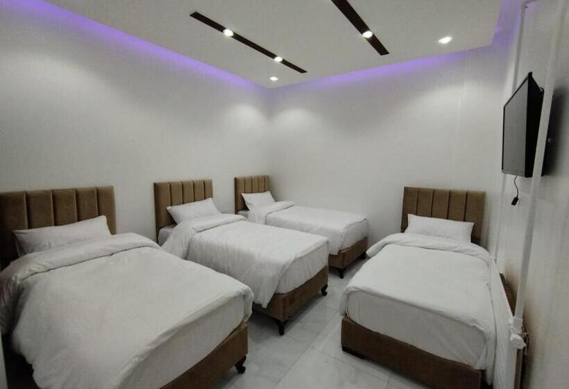 اتاق استاندارد چهارنفره با سرویس بهداشتی مشترک, Mussa Spring