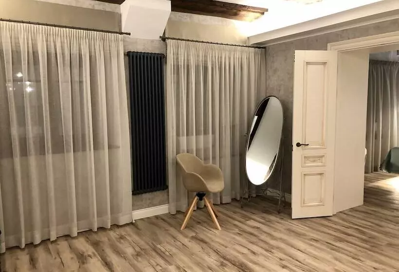 آپارتمان 1 خوابه, Remarka Hotel On Stolyarniy