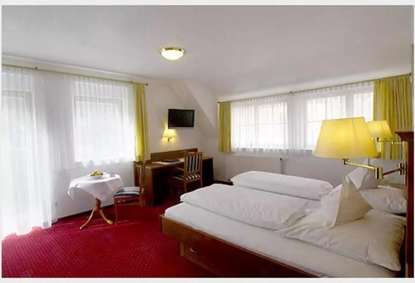 Standard Quadruple Room, Restaurant Ochsen