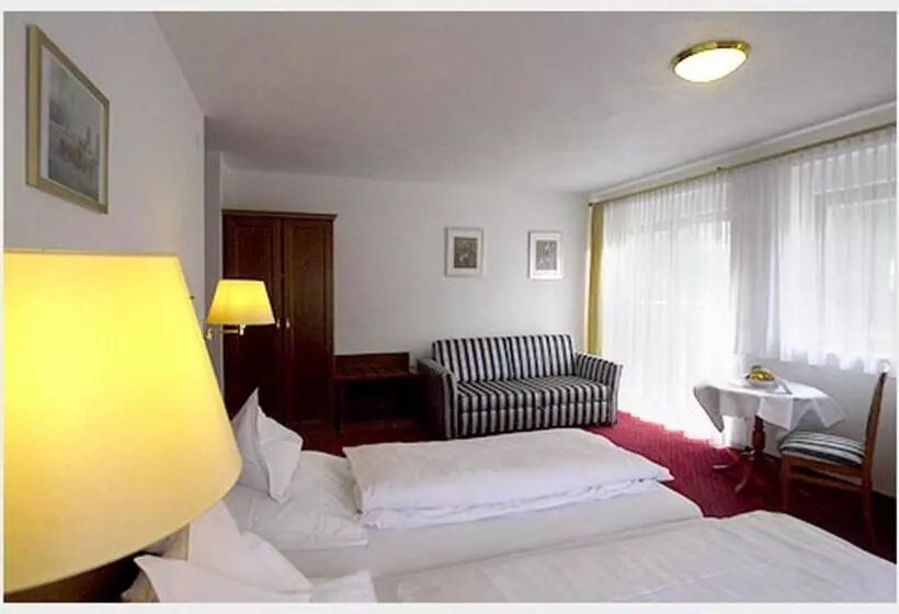 Standard Triple Room, Restaurant Ochsen