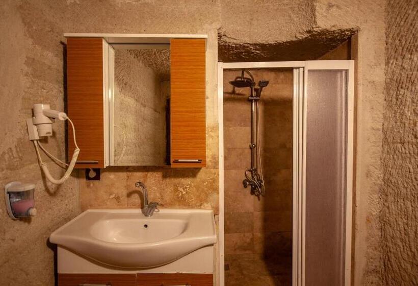 اتاق استاندارد, Seven Rock Cave