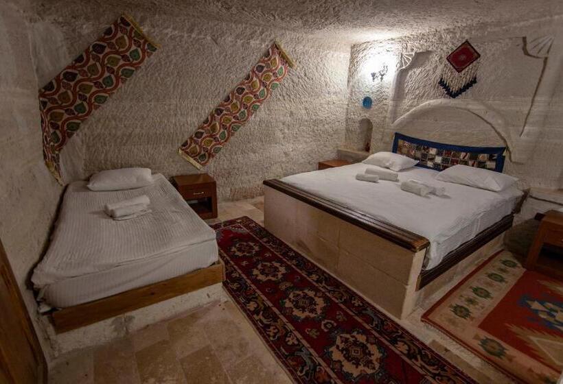 اتاق خانوادگی, Seven Rock Cave