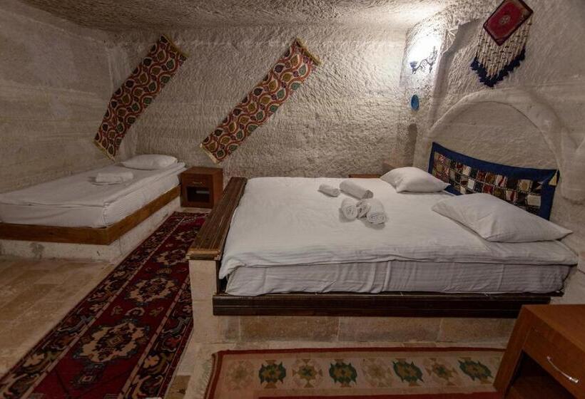 اتاق خانوادگی, Seven Rock Cave