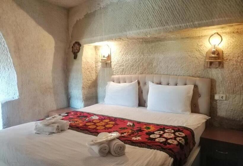 اتاق لوکس خانوادگی, Seven Rock Cave