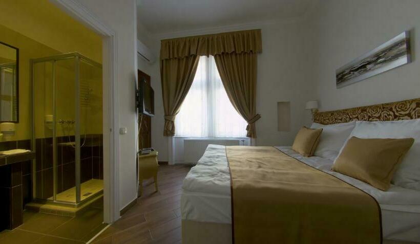 Quarto Estandar, Jókai Villa