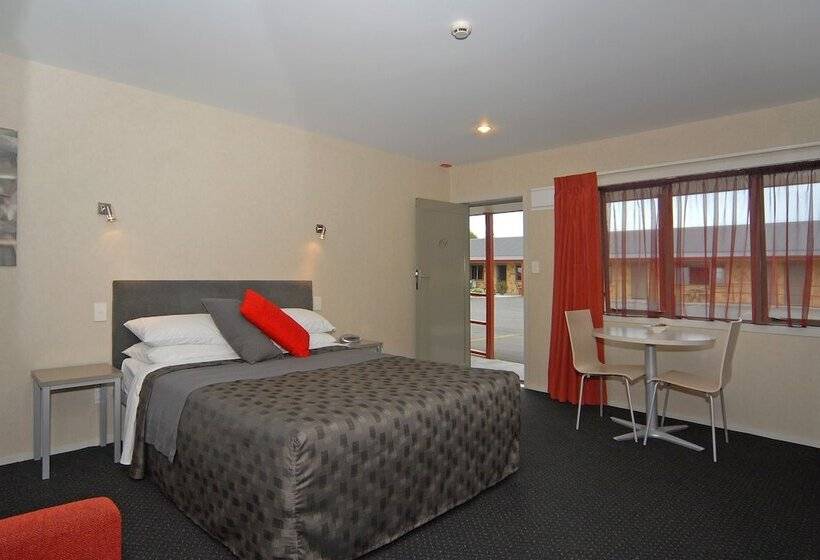 スタンダードスタジオ, Omahu Motor Lodge