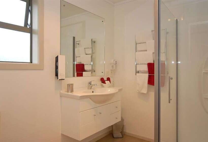 スタンダードスタジオ, Omahu Motor Lodge