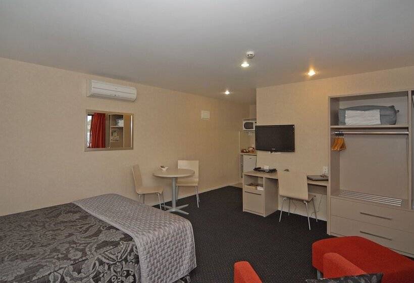 スタンダードスタジオ, Omahu Motor Lodge