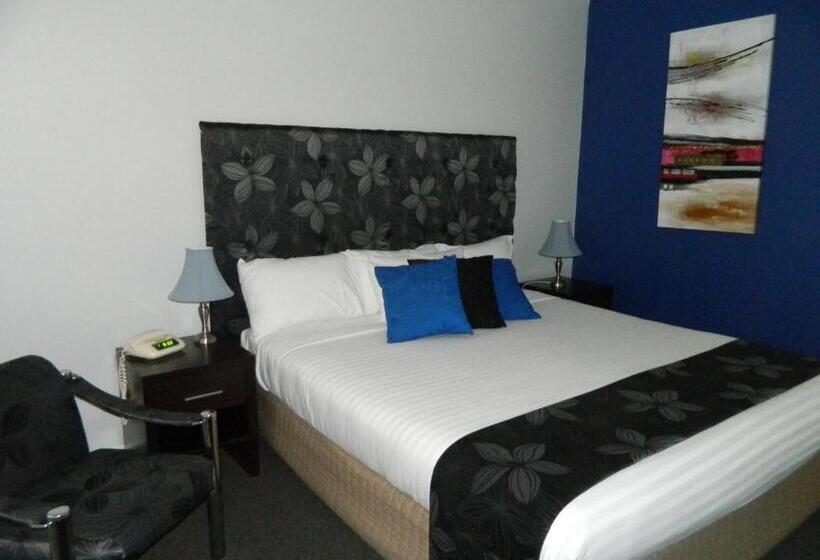 חדר דחוקס עם מיטת קינג, Orana Windmill Motel