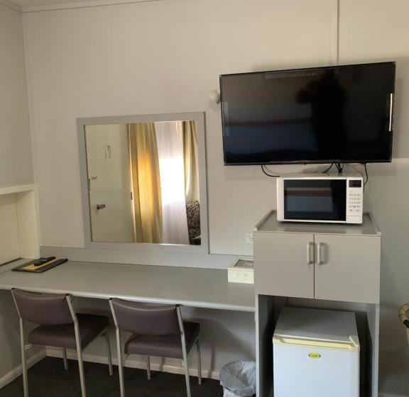 חדר דלוקס מיטת קווין, Orana Windmill Motel