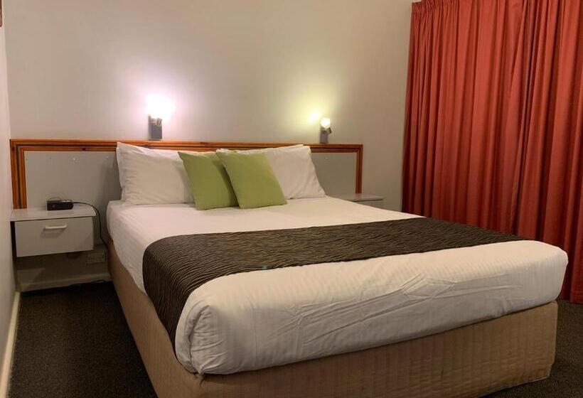 带特大床的豪华房间, Orana Windmill Motel