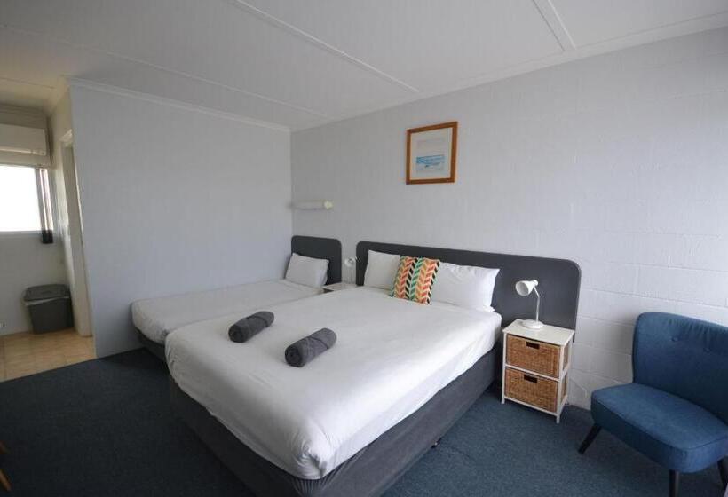 חדר סטנדרט עם מרפסת, South Seas Motel