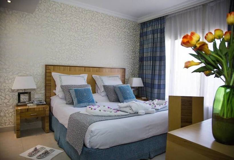 سوییت جونیور, Taba Sands Hotel & Casino