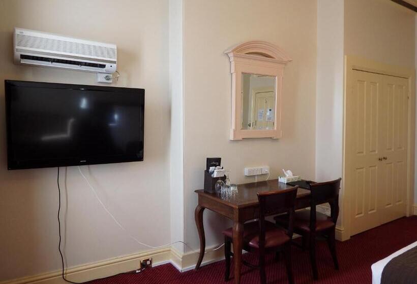 חדר משפחתי, The Glenferrie Hotel Hawthorn