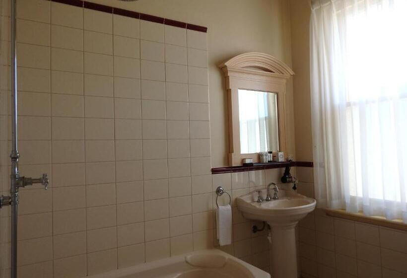 חדר משפחתי, The Glenferrie Hotel Hawthorn