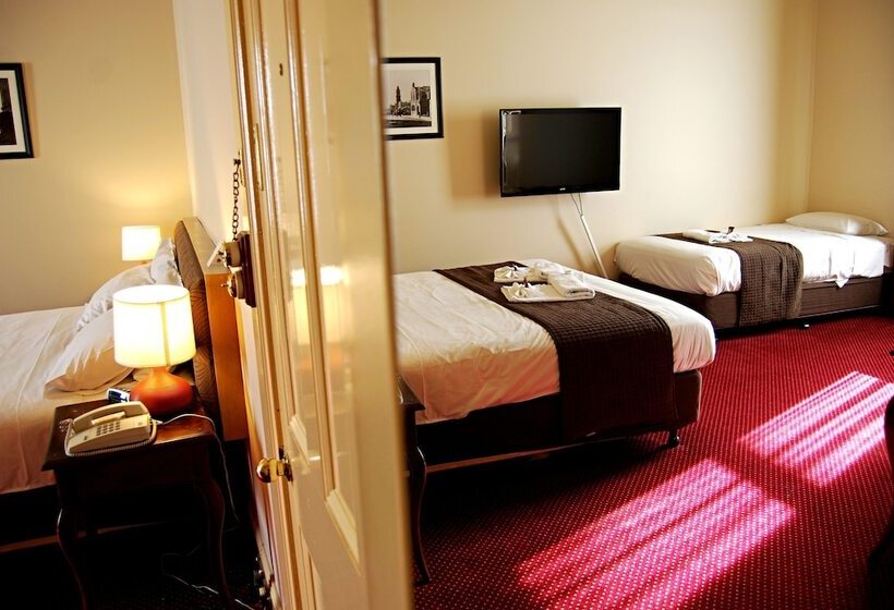 חדר משפחתי, The Glenferrie Hotel Hawthorn